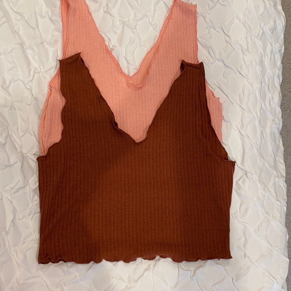 Cropped tanks 2 pack